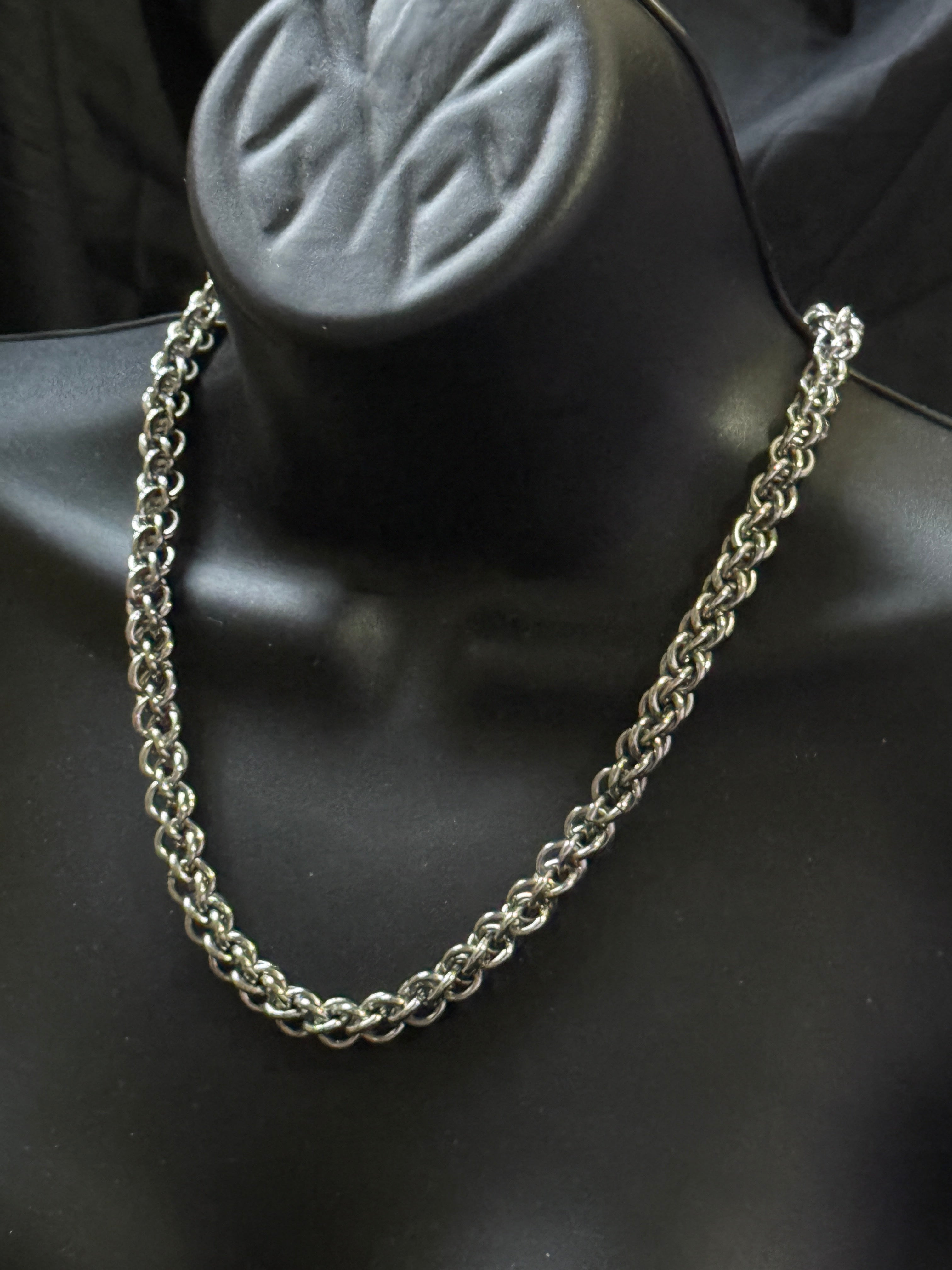 Hiss Necklace