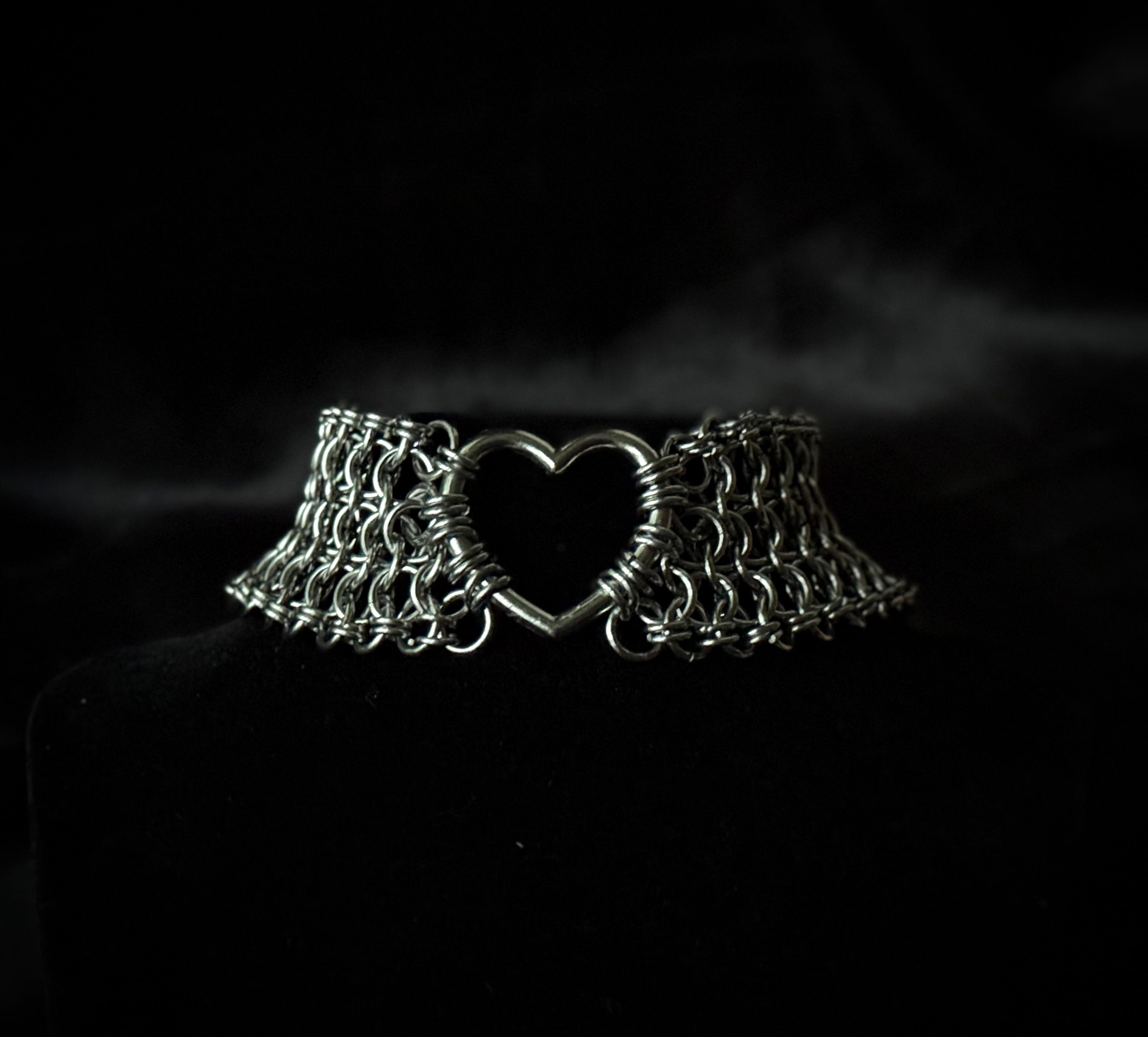 Vamp Choker